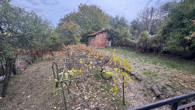 Продава КЪЩА, с. Кондофрей, област Перник, снимка 10 - Къщи - 52912646