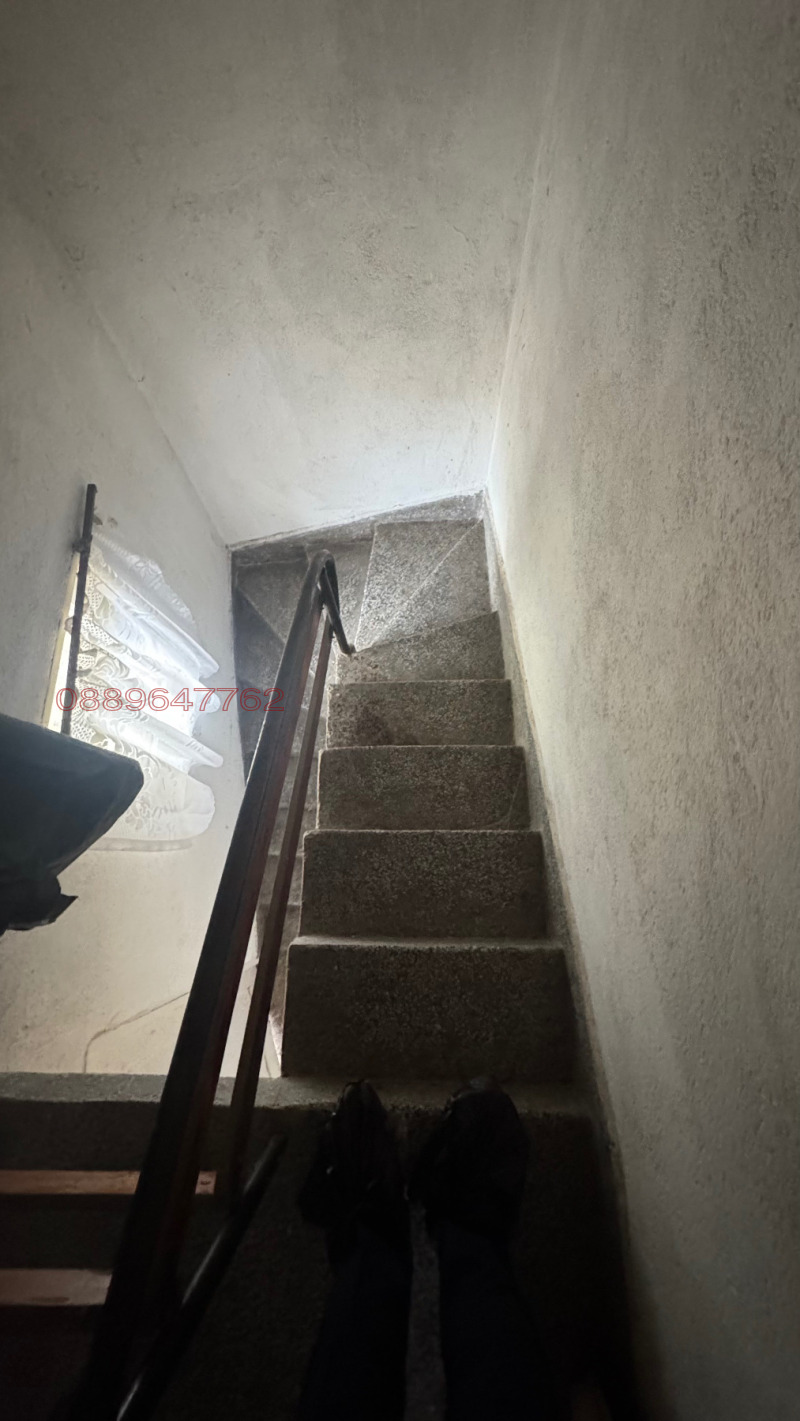 Продава КЪЩА, с. Кондофрей, област Перник, снимка 11 - Къщи - 52912646