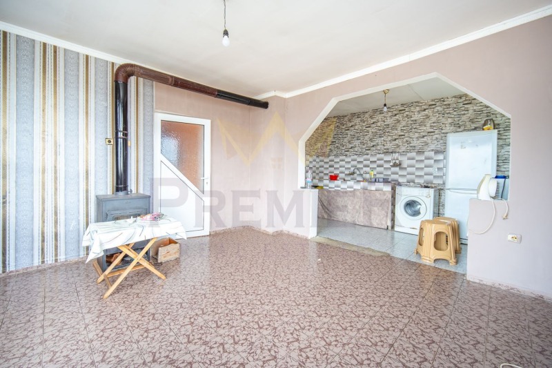 Продава КЪЩА, с. Гурково, област Добрич, снимка 3 - Къщи - 53464321