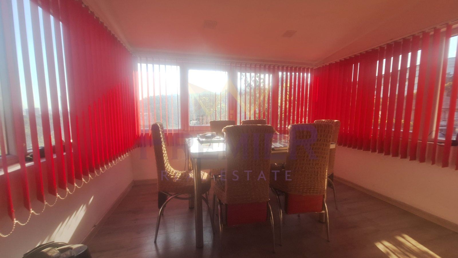 Продава КЪЩА, гр. Девня, област Варна, снимка 3 - Къщи - 42073543