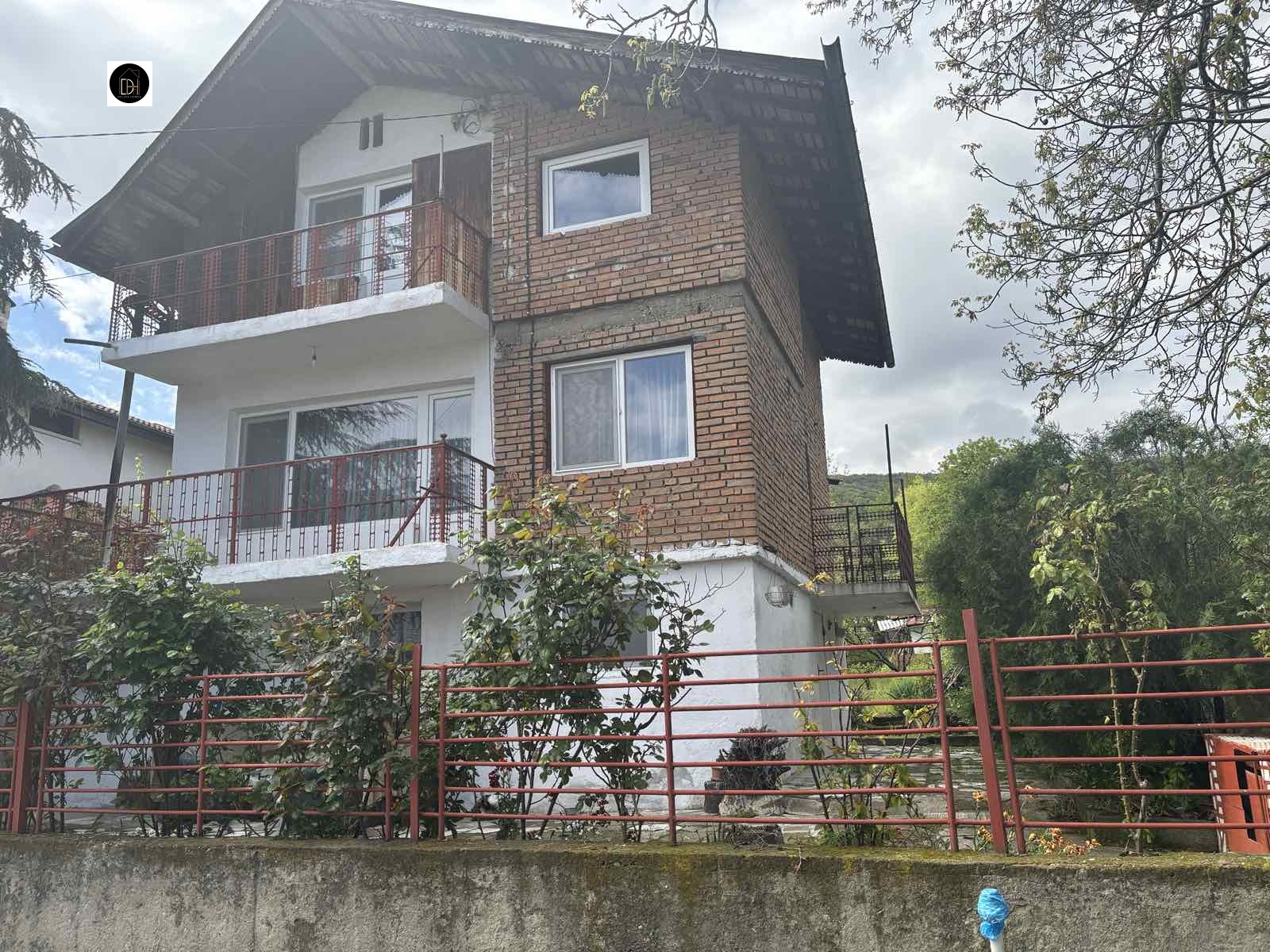 Продава КЪЩА, с. Брестник, област Пловдив