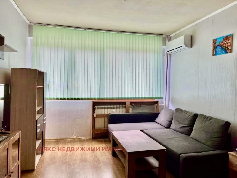 En venta  Estudio Sofia , Jadzhi Dimitar , 35 metros cuadrados | 76450374