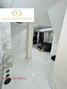 МНОГОСТАЕН, 158 m2