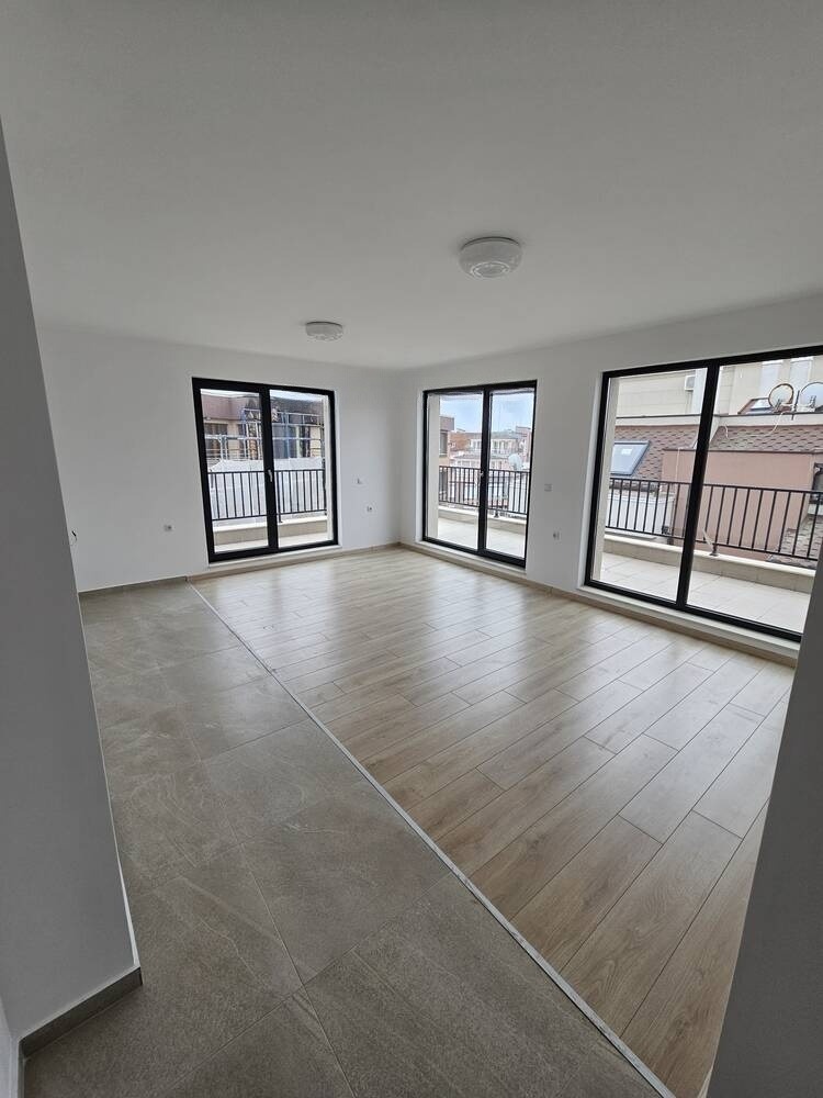 In vendita  2 camere da letto regione Burgas , Pomorie , 104 mq | 52305549