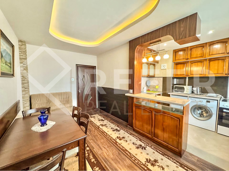 Продава 3-СТАЕН, гр. София, Хиподрума, снимка 2 - Апартаменти - 53442461