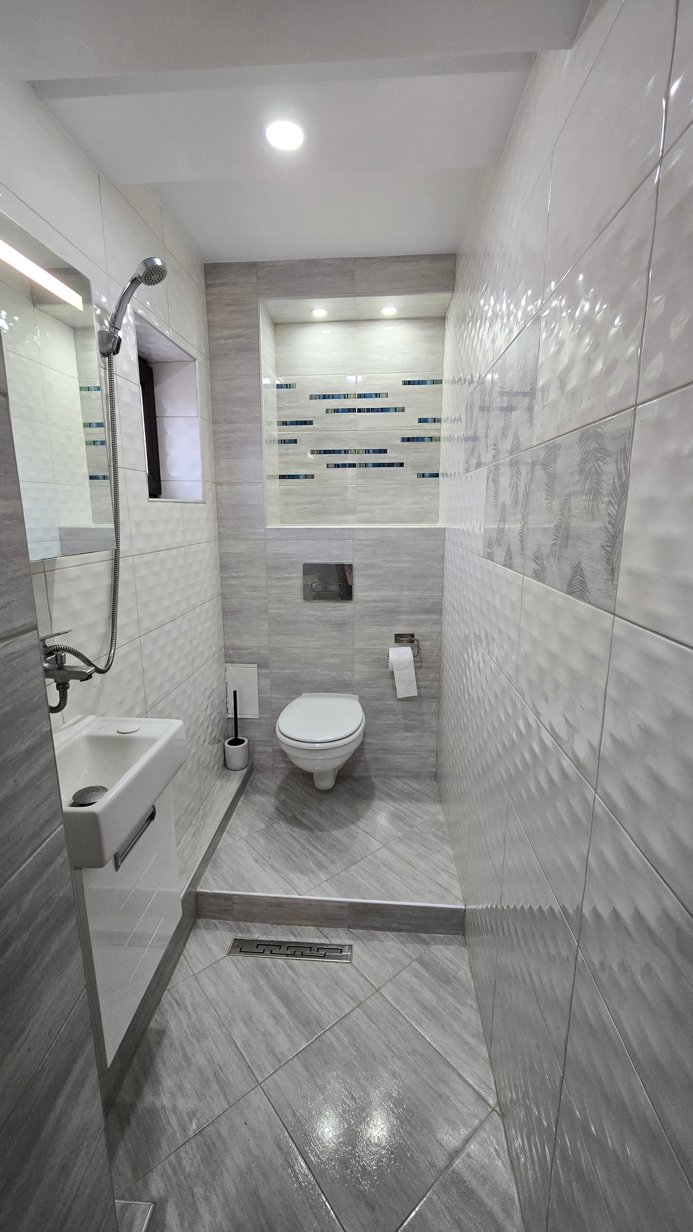 Продава ЕТАЖ ОТ КЪЩА, гр. Кюстендил, Център, снимка 6 - Етаж от къща - 53645294