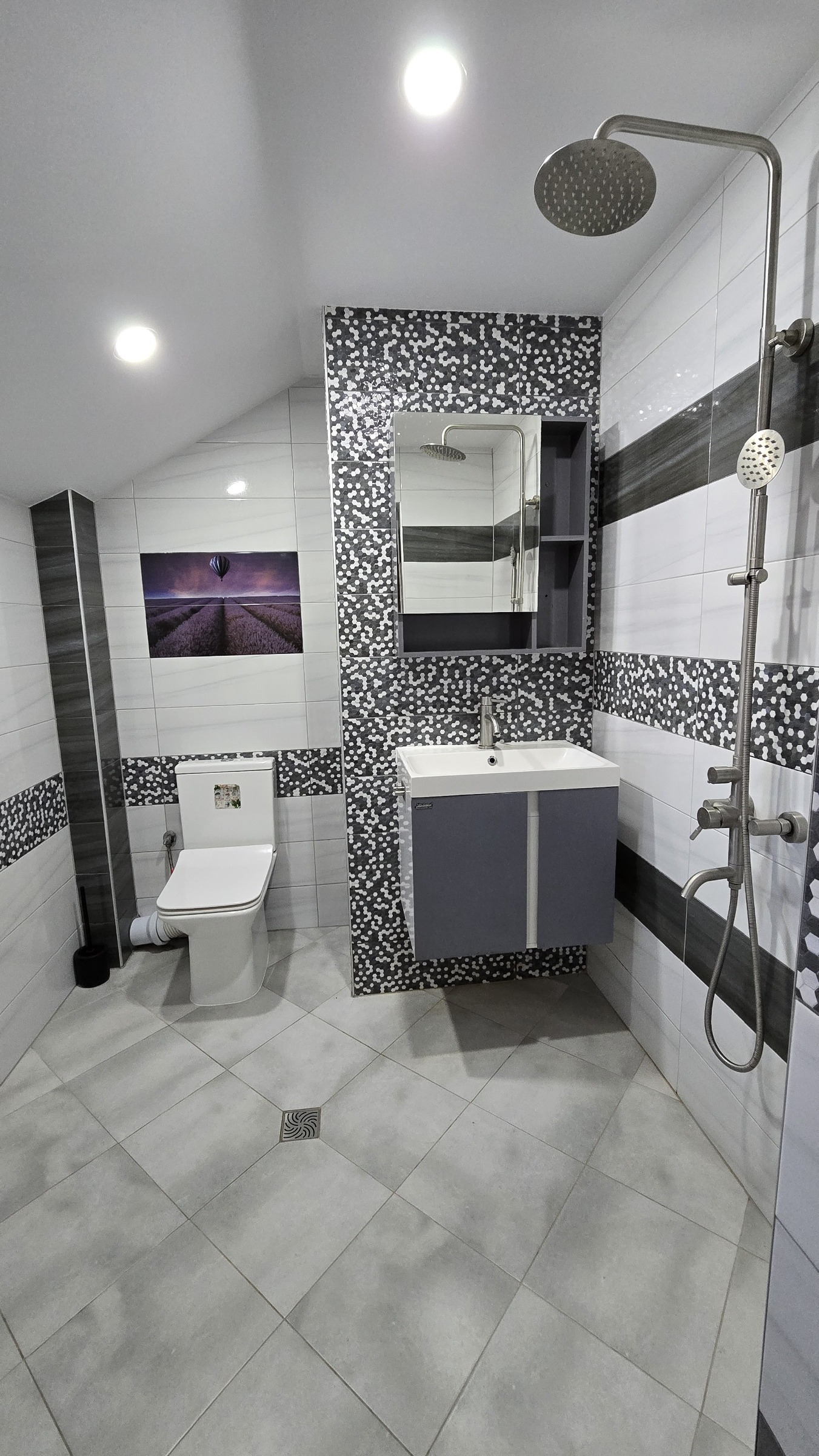 Продава ЕТАЖ ОТ КЪЩА, гр. Кюстендил, Център, снимка 3 - Етаж от къща - 53645294