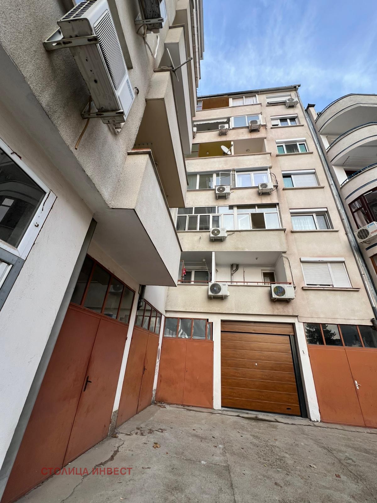 Продава ГАРАЖ, ПАРКОМЯСТО, гр. Русе, Ялта, снимка 2 - Гаражи и паркоместа - 48211246