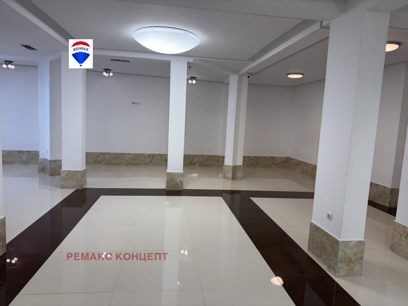 Продава МАГАЗИН в град Шумен, Център - 270 кв.м / 127 823 € » 250 000.06 лв., РЕМАКС КОНЦЕПТ