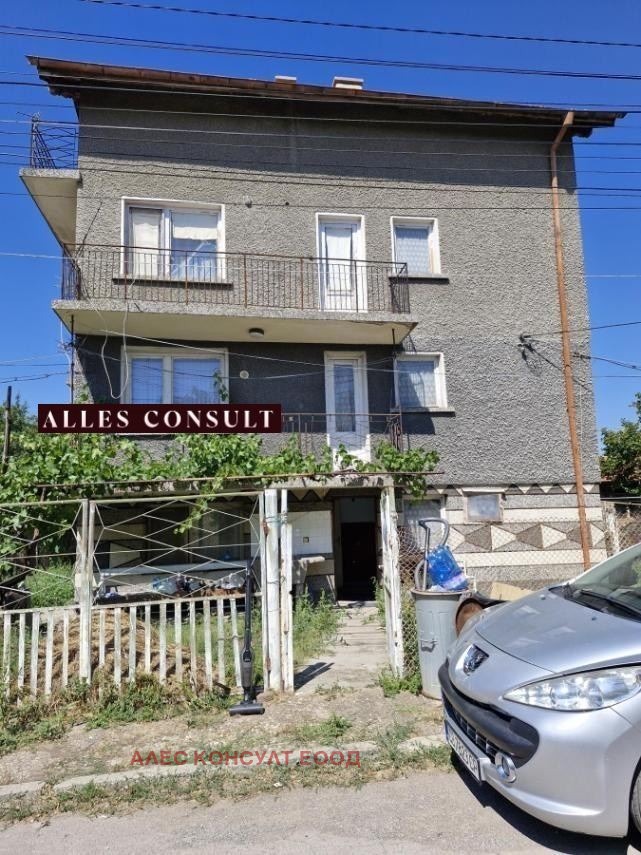 Продава КЪЩА, гр. София, с. Волуяк