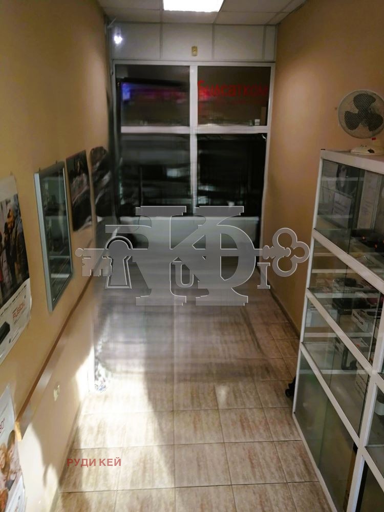 Продава МАГАЗИН, гр. Варна, Зимно кино Тракия, снимка 2 - Магазини - 53909980