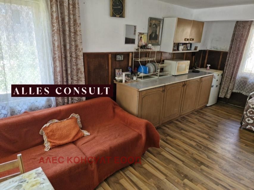 Продава КЪЩА, гр. София, с. Волуяк, снимка 9 - Къщи - 54352430