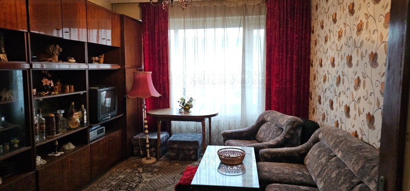 Продава 3-СТАЕН в град Перник, Хумни дол - 86 кв.м / 125 000 € » 244 478.75 лв., ПРЕСТИЖ