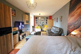 1 quarto Lagera, Sofia