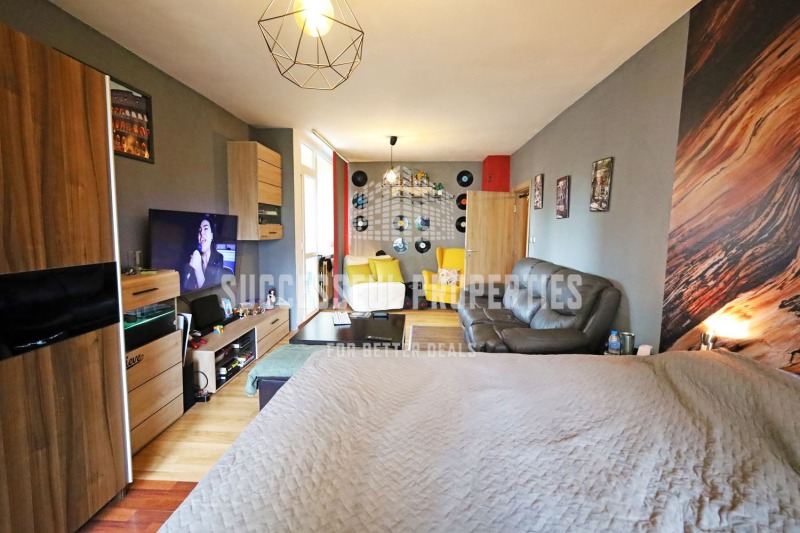 À venda  1 quarto Sofia , Lagera , 82 m² | 91821706