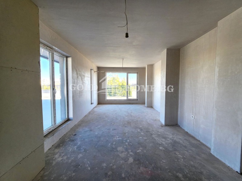 En venta  2 dormitorios Plovdiv , Ostromila , 261 metros cuadrados | 27209473
