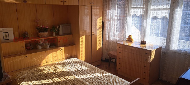 Продава МНОГОСТАЕН, гр. Шумен, Куршун чешма, снимка 5 - Апартаменти - 52589201