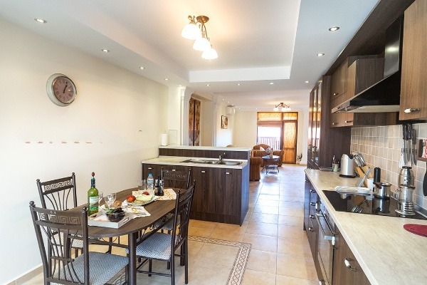 Продава 2-СТАЕН, област Бургас, гр. Приморско • 120000 € / 234699.60 лв. • 24971893 1