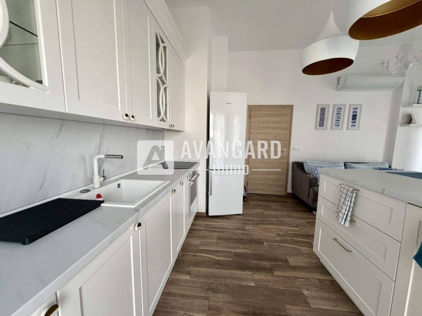 Продава 3-СТАЕН, гр. Варна, к.к. Св.Св. Константин и Елена, снимка 3 - Апартаменти - 53512382