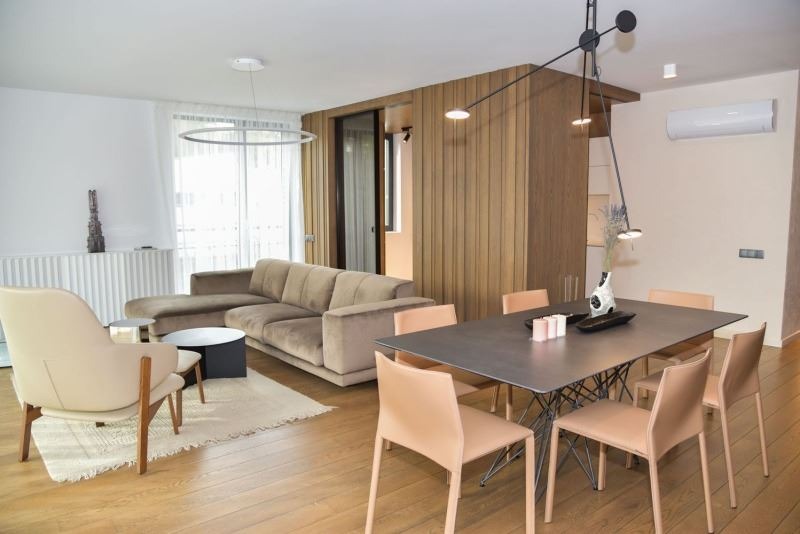 À venda  3 quartos Sofia , Izgrev , 207 m² | 58939614