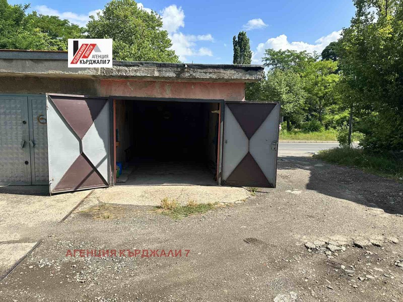 Продава  Гараж град Кърджали , Център , 19 кв.м | 72619935