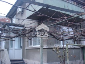 Продава етаж от къща град Варна Базар Левски - [1] 