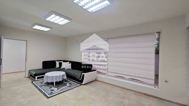 En venta  Oficina Targovishte , Tsentar , 78 metros cuadrados | 33548219