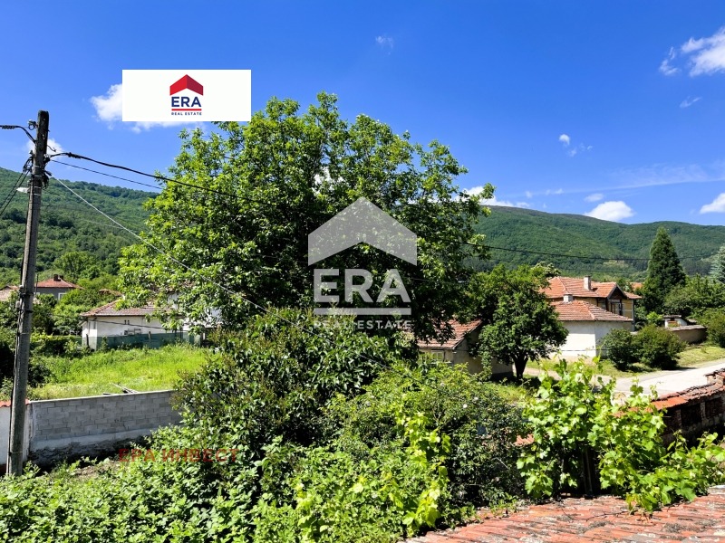 Продава ВИЛА, с. Черньово, област София област, снимка 2 - Вили - 56021070