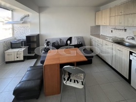 1 quarto Centar, Varna 1