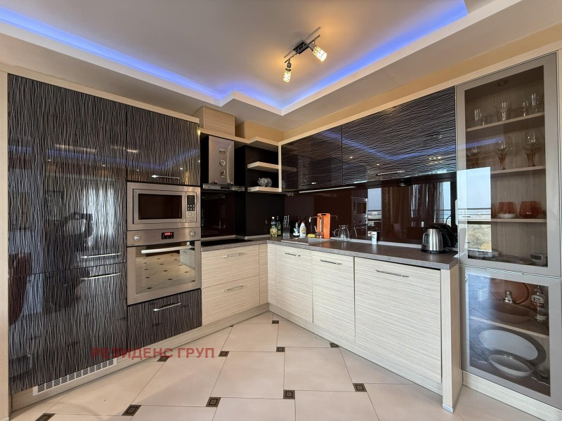 Продава МНОГОСТАЕН, гр. Бургас, Лазур, снимка 7 - Апартаменти - 52442959