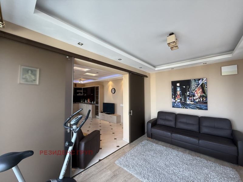 Продава МНОГОСТАЕН, гр. Бургас, Лазур, снимка 9 - Апартаменти - 52442959