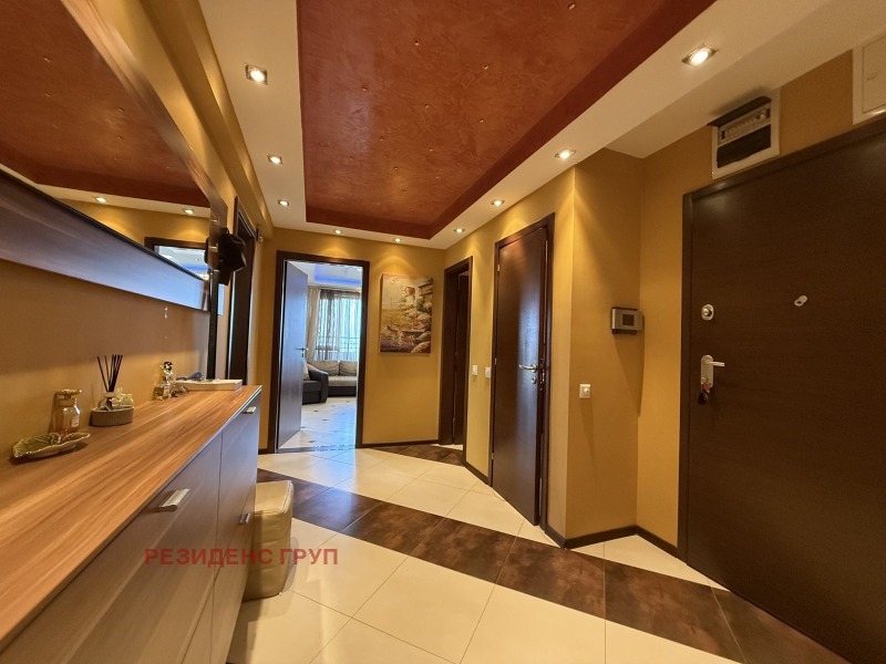 Продава МНОГОСТАЕН, гр. Бургас, Лазур, снимка 3 - Апартаменти - 52442959