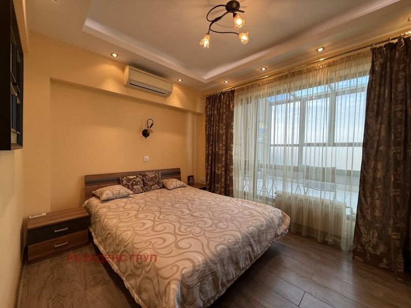 Продава МНОГОСТАЕН, гр. Бургас, Лазур, снимка 13 - Апартаменти - 52442959