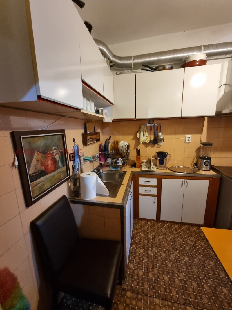 Продава МНОГОСТАЕН, гр. Шумен, Център, снимка 13 - Апартаменти - 52779582