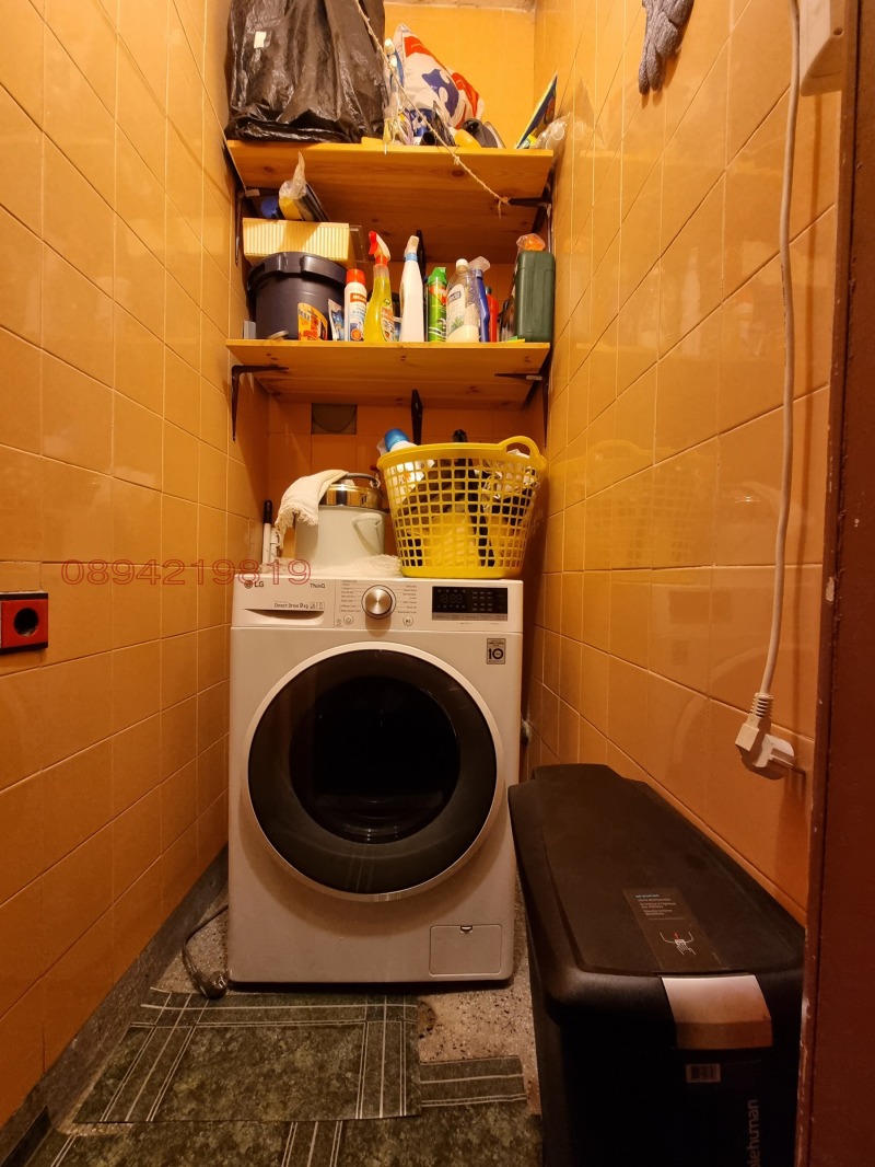 Продава МНОГОСТАЕН, гр. Шумен, Център, снимка 12 - Апартаменти - 52779582