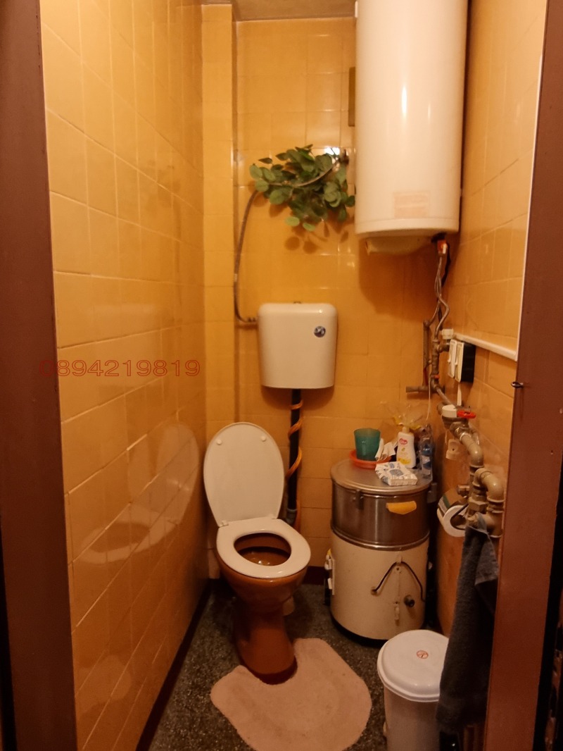 Продава МНОГОСТАЕН, гр. Шумен, Център, снимка 9 - Апартаменти - 52779582