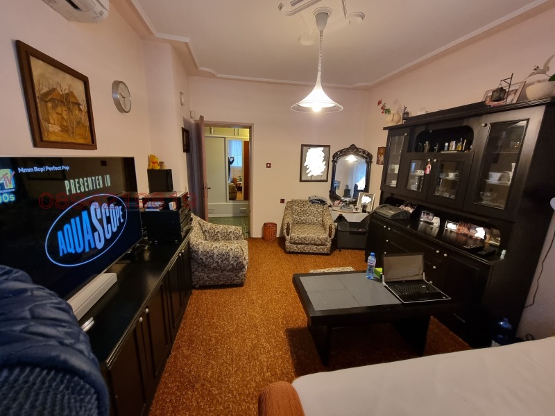 Продава МНОГОСТАЕН, гр. Шумен, Център, снимка 4 - Апартаменти - 52779582