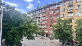 Продава  3-стаен, град София