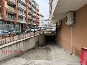 Garagem Darvenica, Sofia