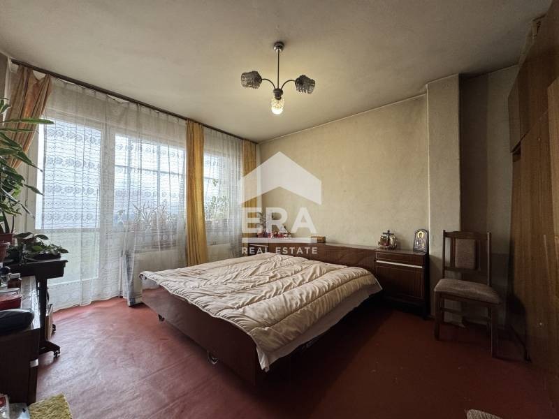 Продава  3-стаен град Силистра , Център , 80 кв.м | 68720601