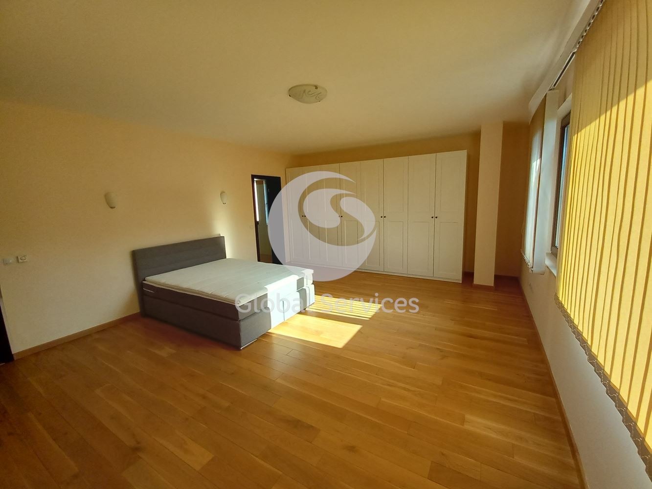 Продава КЪЩА, гр. София, с. Бистрица, снимка 2 - Къщи - 49473208