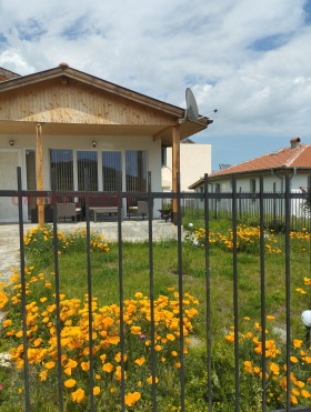КЪЩА, 144 m2