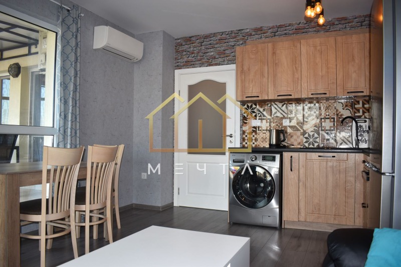 Продава  3-стаен град Пловдив , Коматевски възел , 90 кв.м | 26848152 - изображение [2]