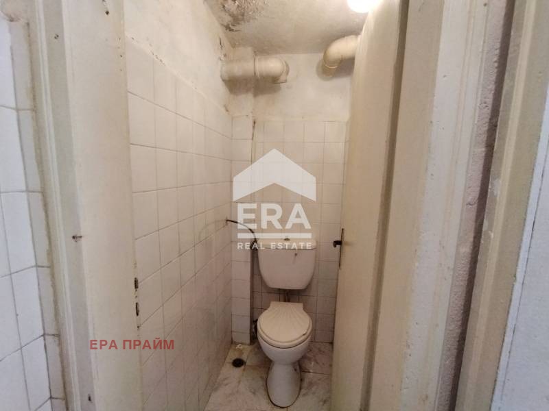 Продава МАГАЗИН, гр. Варна, Зимно кино Тракия, снимка 11 - Магазини - 54700853