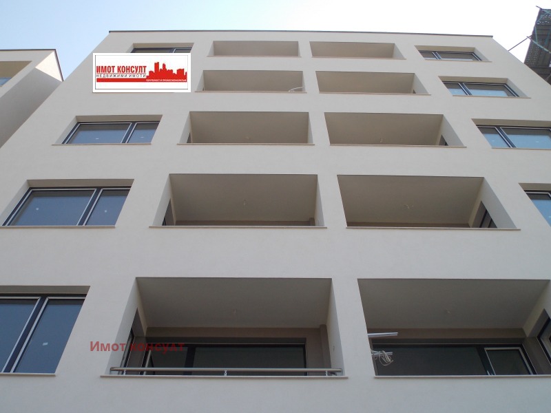 À venda  2 quartos Plovdiv , Karchiiaka , 98 m² | 61880541
