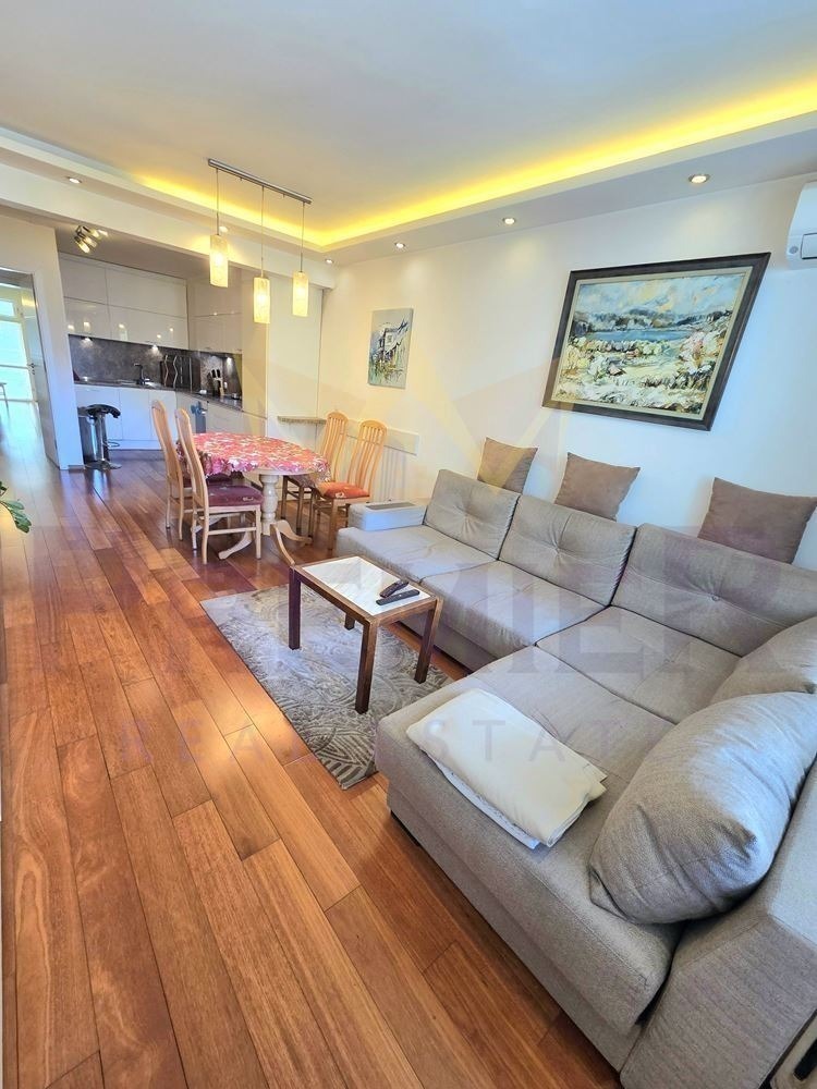 Продава 3-СТАЕН, град София, Център • 398000 € / 778420.34 лв. • 51350259 1