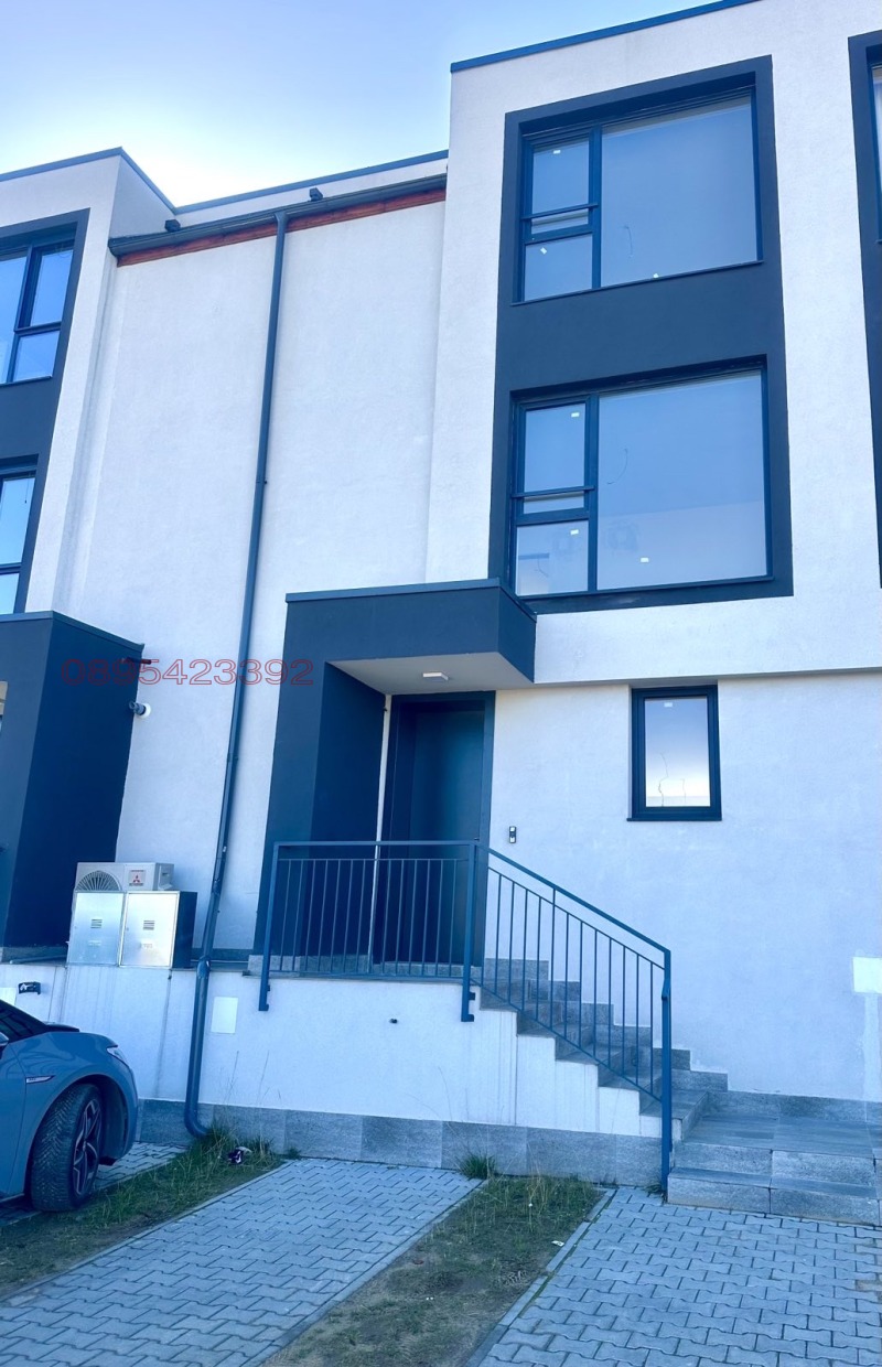 Продава КЪЩА, град София, в.з.Киноцентъра 3 част • 468000 € / 915328.44 лв. • 99950678 1