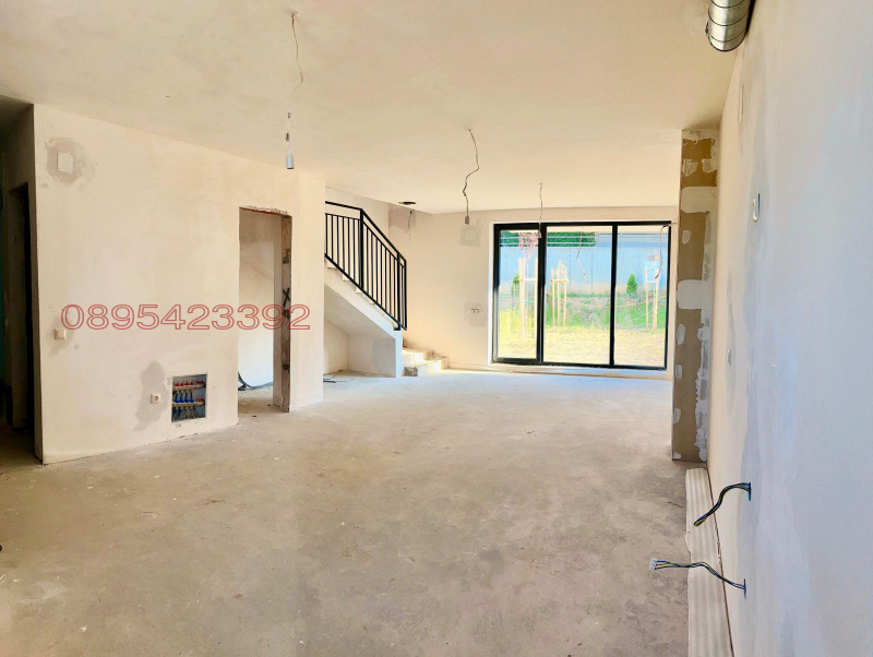 Продава КЪЩА, гр. София, в.з.Киноцентъра 3 част, снимка 2 - Къщи - 52660399