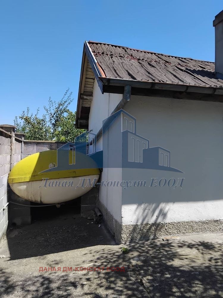 Продава ВИЛА, гр. Шумен, м-т Чашка, снимка 10 - Вили - 55752491