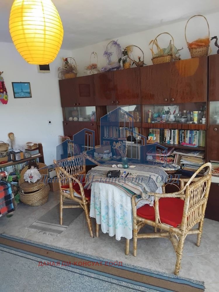 Продава ВИЛА, гр. Шумен, м-т Чашка, снимка 4 - Вили - 55752491